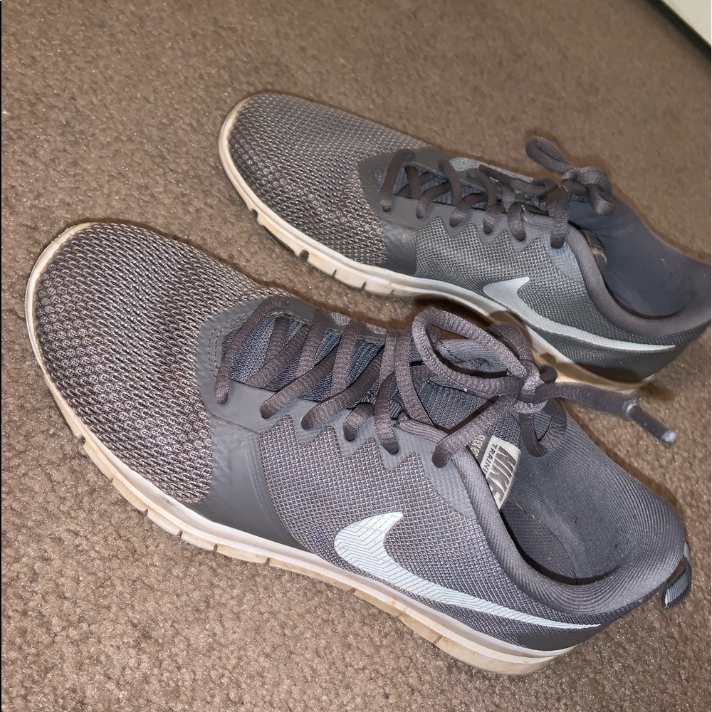 Nike tennis shoes